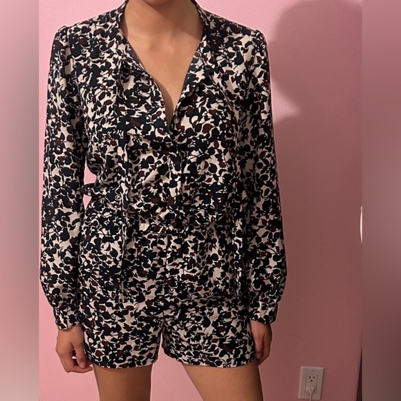 LOFT Black and Cream Long Sleeve romper . - Picture 2 of 16